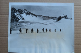 Original Photo Press 17x23cm 1935 Austria To Italiy On Skis Skiing Alpinisme Mountaineering Escalade - Sport
