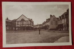 CPA - Crèvecœur Le Grand -(Oise) - La Mairie Avant Les Bombardements De Mai 1940 - Crevecoeur Le Grand