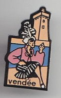 Pin's De Vendée Réf 2028 - Städte