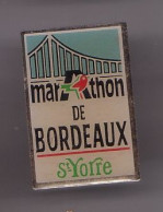 Pin's Marathon De Bordeaux Saint Yorre Magasins Auchan Réf 1361 - Villes