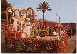 Cp A Saisir 06 Nice Bataille De Fleurs (D) Annees 1960 1970 - Carnival