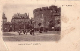 Cp A Saisir 35 Saint Malo Porte Saint Vincent  Animee V.P N  1085 - Saint Malo