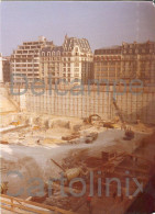 Cp A Saisir 75 Paris Photo 1972 Travaux De Fondations Centre Pompidou Construction Du Centre Beaubourg  - Other Monuments