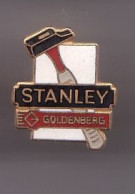 Pin's Outillage Stanley Goldenberg Le Marteau Réf 829 - Marche