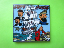 Gros Pin's Coca-Cola BD Tintin Milou Capitaine Haddock Dupont Dupond Voilier (Environ 4,5cm Carré) - #786 - Coca-Cola