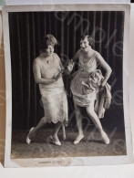 To Identify Show Girl Or Dancers McClendon Sisters. Bennett?  253x200 Mm. - Europa