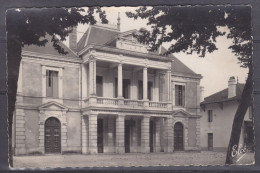 CPA Audenge  Dpt 33 L' Hôtel De Ville Réf 1865 - Sonstige & Ohne Zuordnung