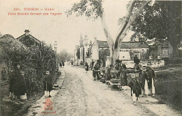 TONKIN   HANOI  Petit Marche Devant La Pagode            INDO,260 - Viêt-Nam