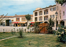 83* PORT GRIMAUD  Place Des 6 Canons  (CPSM 10x15cm)       RL19,0102 - Port Grimaud