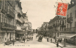 03* VICHY   La Rue De Paris       RL19,1064 - Vichy