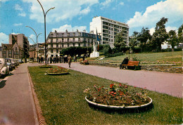 94* NOGENT S/MARNE  Place De La Mairie  (CPSM 10x15cm)    RL19,0702 - Nogent Sur Marne