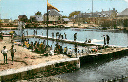 14* COURSEULLES S/MER  La Piscine Et Le Port  (CPSM 9x14cm)    RL19,1661 - Courseulles-sur-Mer