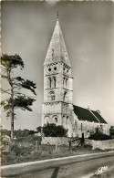 14* COLLEVILLE S/MER  L Eglise  (CPSM 9x14cm)     RL19,1558 - Autres & Non Classés