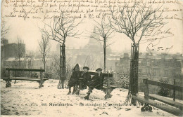 75* PARIS  Montmartre « en Attendant Le 4e Combattant » Enfants – Neige     RL38.0879 - District 18