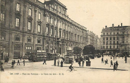 69 - Lyon - Place Des Terreaux - Le Palais Des Arts - Animée - Tramway - Oblitération Ronde De 1916 - Tampon Militaire D - Other & Unclassified