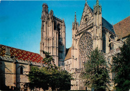 89 - Sens - La Cathédrale St-Etienne - Le Portail De Moïse - Cour Du Palais Archiépiscopal - CPM - Voir Scans Recto-Vers - Sens