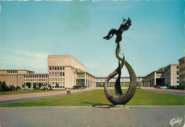 14 - Caen - L'Université (Architectes : MM. Bernard Et Hur - Paris) Et La Statue Le Phénix - CPM - Voir Scans Recto-Vers - Caen