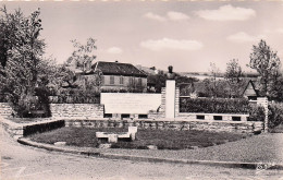 Neuf Marche - Monumlent A La Memoire De Georges Heuillard   -  CPSM °J - Autres & Non Classés