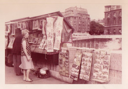 PHOTO ORIGINALE AL 1 - FORMAT 12.8 X 9 - PARIS - LES QUAIS - LES BOUQUINISTES - 1963 - Lieux