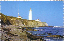 A45 17 CP Dentelée Phare Cap Desrosiers Gaspésie Postée Vers Montreal - Lighthouses