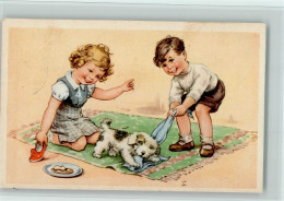 10528541 - Kinder Mit Einem Hund Spielen AK - Andere & Zonder Classificatie