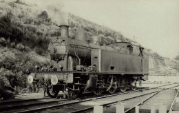 Reproduction - Luxembourg - Locomotive Au Dépôt, 1956 - Treinen