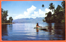 Polynésie Française TAHITI Promenade En Pirogue Carte Vierge TBE ( Scan Recto Verso) - Polynésie Française