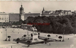 CPSM LYON - PLACE BELLECOUR - Autres & Non Classés