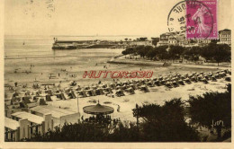 CPA ROYAN - LA PLAGE ET L'ENTREE DU PORT - Royan