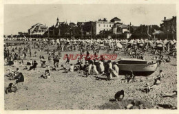 CPSM ARCACHON - LA PLAGE DEVANT LES HOTELS - Arcachon