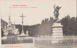 France - Lourdes - L' Esplanade Et La Basilique - Other & Unclassified