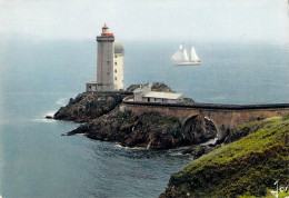 Entre Brest Et Le Conquet (29), La Pointe Du Petit Minou Et Son Phare. - Brest