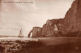 76-ETRETAT-N°511-E/0379 - Etretat