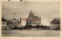 CPA CHARTRES - PLACE DES EPARS - HOTEL DES POSTES - Chartres