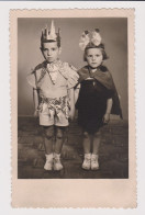 Cute Boy And Girl With Carnival Costumes, Portrait, Vintage 1930s Orig Photo 8.5x13.5cm. (68399) - Anonyme Personen