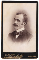 Photo J. H. Blomfield, Hastings, Gestandener Herr Im Portrait  - Anonyme Personen