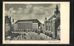 AK Lübeck, Der Bahnhofsplatz  - Luebeck