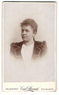 Fotografie Carl Steinert, Helmstedt, Schützenwall 31, Junge Dame In Modischer Kleidung  - Anonymous Persons