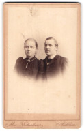 Fotografie Max Kretzschmer, Anklam, Peenedamm, Junges Paar In Schlichter Kleidung  - Anonymous Persons