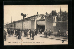 CPA Bourges, La Sortie Des Ouvriers De La Fonderie  - Bourges