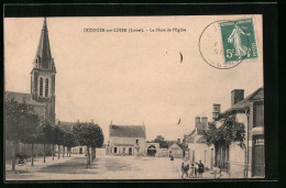 CPA Ouzouer-sur-Loire, La Place De L`Eglise  - Ouzouer Sur Loire