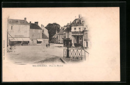 CPA Malesherbes, Place Du Martroi  - Malesherbes