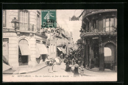 CPA Montargis, Rue Des Lauriers, Un Jour De Marche  - Montargis