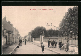 CPA Gien, La Route D`Orléans  - Gien