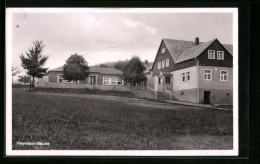 AK Kleinhennersdorf /Sächs. Schweiz, Heymann-Baude  - Kleinhennersdorf