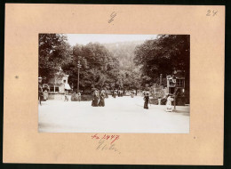 Fotografie Brück & Sohn Meissen, Ansicht Bad Elster, Damen Am Eingang Zum Badeplatz  - Places