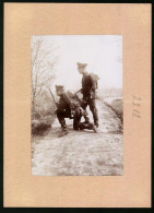 Fotografie Brück & Sohn Meissen, Ansicht Dresden, Zwei Soldaten Sächsische Jäger In Uniform Rgt. 108 Mit Marschgep  - War, Military