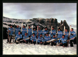 Cartolina Kastelruth, Gruppenfoto MitWintersportlern Der Skischule  - Autres & Non Classés