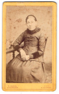 Photo R. Banks, Manchester, 7 Talbot Square, Portrait Hübsche Dame Im Prachtvollen Kleid  - Anonyme Personen