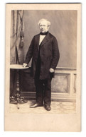 Fotografie C. Axtmann, Plauen I. V., Portrait Herr Daniel Kirmse Im Anzug, 1865  - Personnes Anonymes